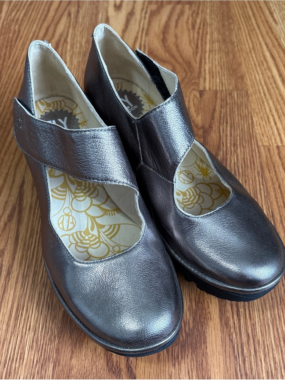 Fly London Yala Wedge Metallic Platform Closed Toe Sandals Rubber Soles Size 40